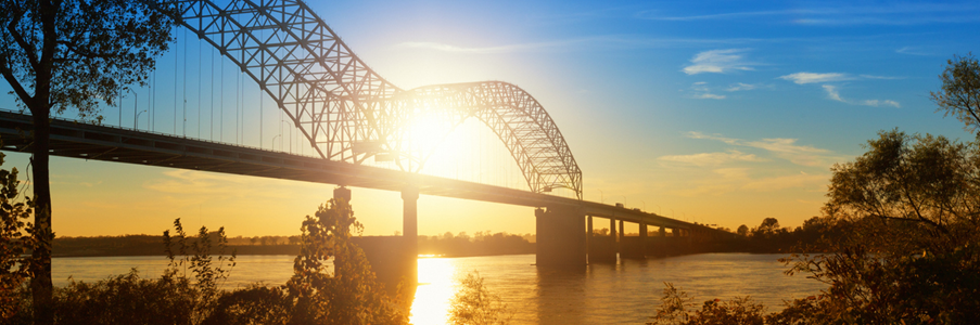 Sunset view of the I-40 bridge crossing the Mississippi River at Memphis, Tennessee