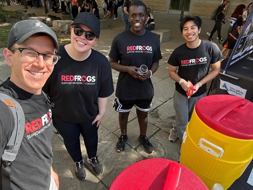 7 - Landing page - Mission Canada Red Frogs - David Burke with a team 7 - Landing page - Mission Canada Red Frogs - David Burke with a team